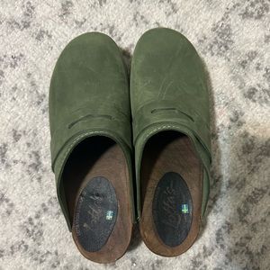 Lotta from Stockholm Clogs - Classic Green Clogs in Oiled Nubuck on Brown Base